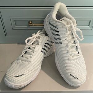 K-Swiss White/Black Hypercourt Tennis Shoe